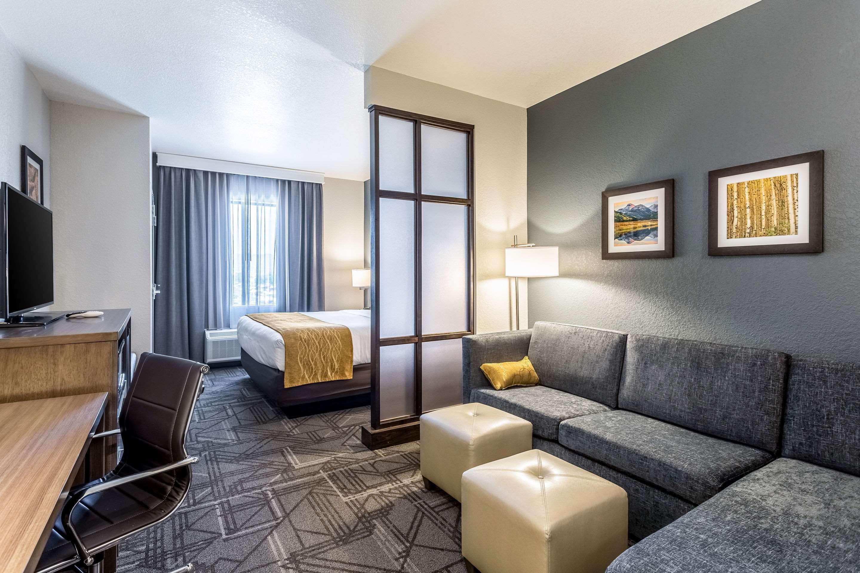 Comfort Inn & Suites Salt Lake City Airport Exterior photo